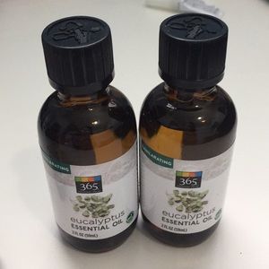365 LOT OF 2 Eucalyptus essential oils